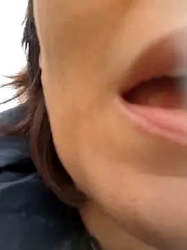 Piediniecollant online show from February 7, 2026, 7:49 am