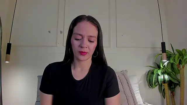 Snapshot of AmberrMoore_ chatting on February 27, 2026, 3:34 pm AmberrMoore online show from February 27, 2026, 3:34 pm