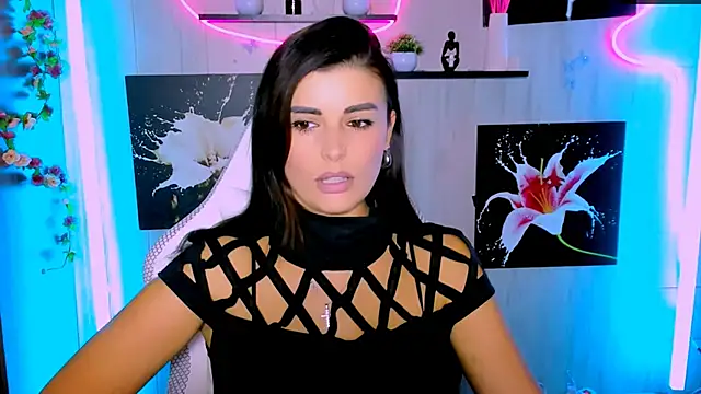 Snapshot of NestiSharm chatting on November 15, 2025, 11:36 am NestiSharm online show from November 15, 2025, 11:36 am