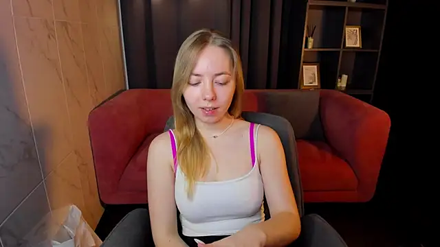 Nora Miller online show from November 21, 2025, 6:01 am