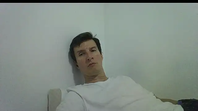 Snapshot of carliesexyman chatting on November 22, 2025, 3:27 am carliesexyman online show from November 22, 2025, 3:27 am