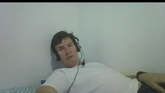 Snapshot of carliesexyman chatting on November 28, 2025, 12:55 am carliesexyman online show from November 28, 2025, 12:55 am