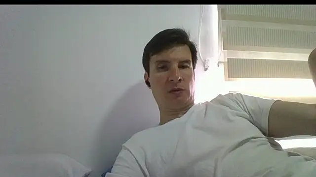 Snapshot of carliesexyman chatting on October 30, 2025, 2:25 pm carliesexyman online show from October 30, 2025, 2:25 pm