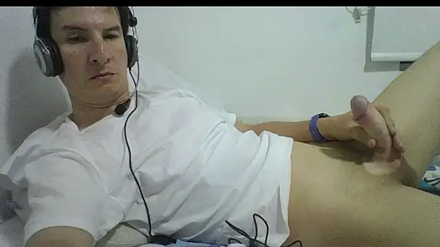 Snapshot of carliesexyman chatting on November 21, 2025, 7:51 am carliesexyman online show from November 21, 2025, 7:51 am