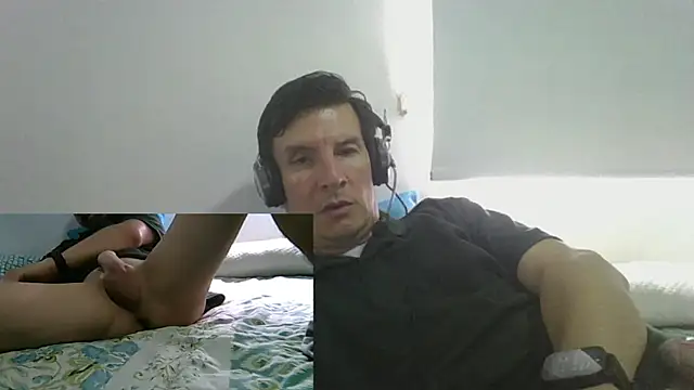 Snapshot of carliesexyman chatting on November 30, 2025, 8:31 pm carliesexyman online show from November 30, 2025, 8:31 pm