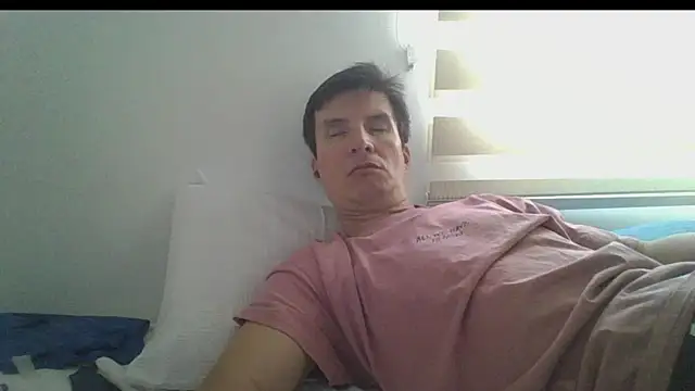 Snapshot of carliesexyman chatting on October 28, 2025, 5:01 pm carliesexyman online show from October 28, 2025, 5:01 pm