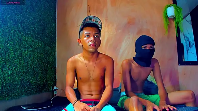 Snapshot of wild_best chatting on November 17, 2025, 7:40 pm wild best online show from November 17, 2025, 7:40 pm