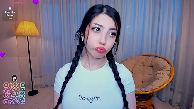 Snapshot of TonjaNeace chatting on December 3, 2025, 4:35 am TonjaNeace online show from December 3, 2025, 4:35 am