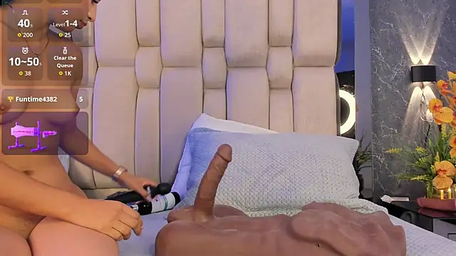  Sofiewild  online show from April 16, 2026, 9:39 pm