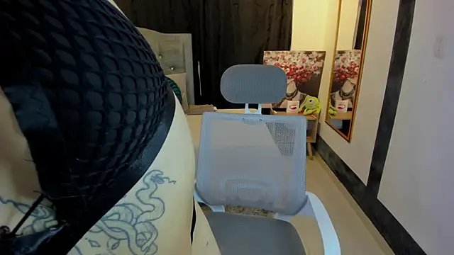 JessiTaylor  online show from November 5, 2025, 3:31 am