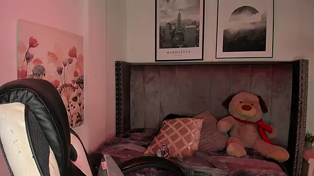 Snapshot of Niick_Twiink chatting on December 15, 2025, 7:52 pm Niick Twiink online show from December 15, 2025, 7:52 pm