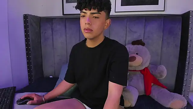 Snapshot of Niick_Twiink chatting on November 4, 2025, 8:01 pm Niick Twiink online show from November 4, 2025, 8:01 pm