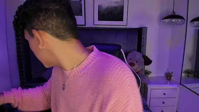 Snapshot of Niick_Twiink chatting on December 18, 2025, 7:50 pm Niick Twiink online show from December 18, 2025, 7:50 pm