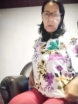 Snapshot of MaryHottiee chatting on November 14, 2025, 10:02 pm MaryHottiee online show from November 14, 2025, 10:02 pm