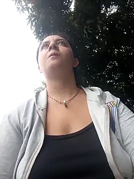 Snapshot of Camila-Valverde chatting on February 15, 2026, 1:21 pm Camila-Valverde online show from February 15, 2026, 1:21 pm