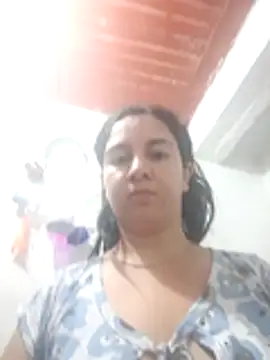 Snapshot of Camila-Valverde chatting on February 5, 2026, 2:35 pm Camila-Valverde online show from February 5, 2026, 2:35 pm