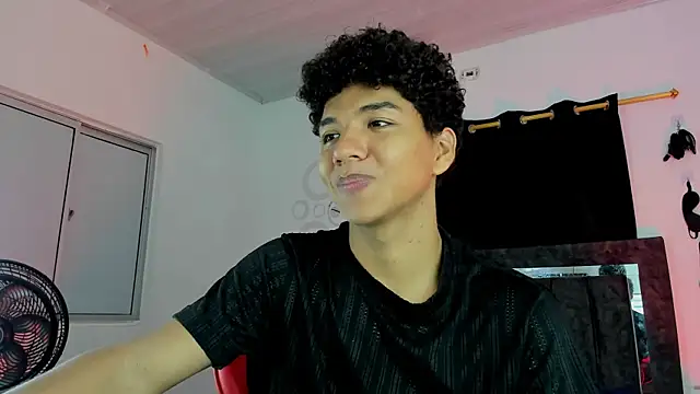 Snapshot of Maximiliano_Khalil chatting on November 30, 2025, 7:58 pm Maximiliano Khalil online show from November 30, 2025, 7:58 pm