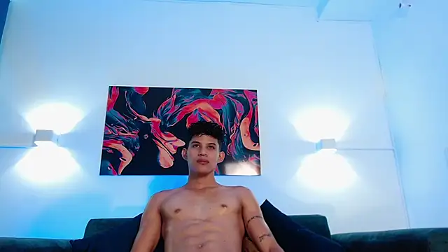 Snapshot of KamiSuarez chatting on December 5, 2025, 6:17 pm KamiSuarez online show from December 5, 2025, 6:17 pm