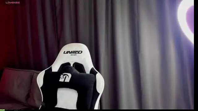 Melanie Ryer online show from December 19, 2025, 12:58 am