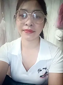 Snapshot of Bamboo-niee123 chatting on February 15, 2026, 4:06 pm Bamboo-niee123 online show from February 15, 2026, 4:06 pm