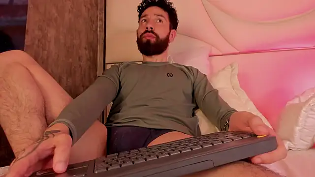 jackfoden01 online show from December 18, 2025, 12:31 pm