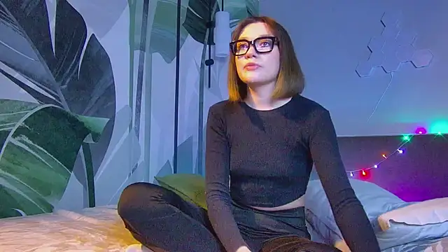 R I N A online show from November 8, 2025, 1:09 am