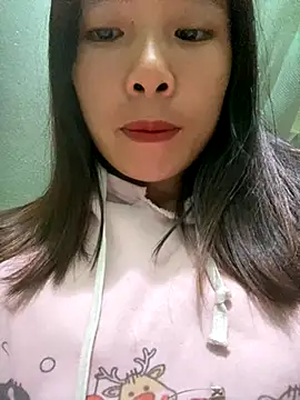 Snapshot of Elysia-007 chatting on October 31, 2025, 12:18 am Elysia-007 online show from October 31, 2025, 12:18 am