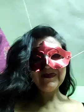 Snapshot of LOVE__RANI chatting on June 2, 2026, 2:00 am LOVE RANI online show from June 2, 2026, 2:00 am