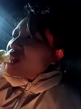 Snapshot of yoyo-mi chatting on December 2, 2025, 10:17 am yoyo-mi online show from December 2, 2025, 10:17 am