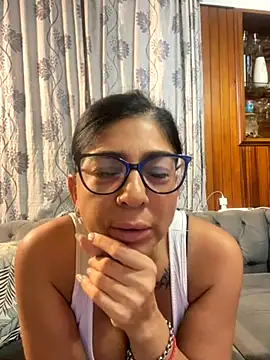 solmorochia online show from November 28, 2025, 3:07 am