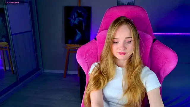 Snapshot of Shawty_Mia chatting on January 7, 2026, 7:52 pm Shawty Mia online show from January 7, 2026, 7:52 pm