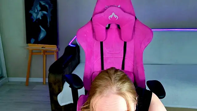 Snapshot of Shawty_Mia chatting on February 6, 2026, 7:10 pm Shawty Mia online show from February 6, 2026, 7:10 pm