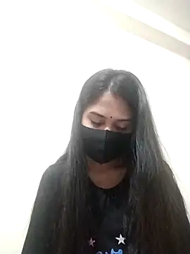 Green LaDY66 online show from December 4, 2025, 6:07 pm