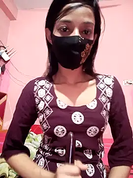 Green LaDY66 online show from April 9, 2026, 12:33 pm