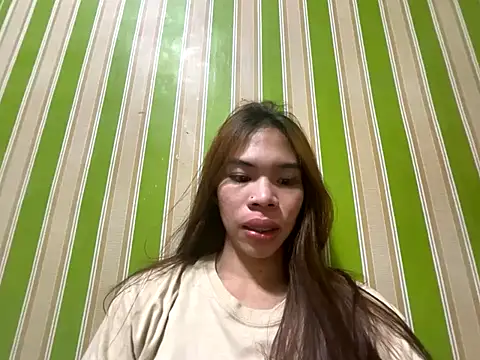 kierra fox online show from December 5, 2025, 2:15 pm