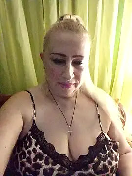 Snapshot of Esenia505 chatting on January 13, 2026, 3:16 pm Esenia505 online show from January 13, 2026, 3:16 pm