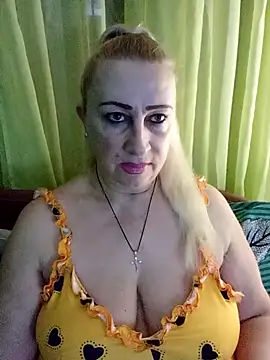 Snapshot of Esenia505 chatting on January 18, 2026, 5:00 am Esenia505 online show from January 18, 2026, 5:00 am