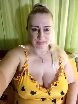 Snapshot of Esenia505 chatting on January 31, 2026, 7:12 pm Esenia505 online show from January 31, 2026, 7:12 pm