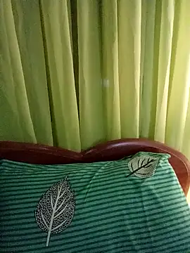 Snapshot of Esenia505 chatting on January 18, 2026, 5:05 pm Esenia505 online show from January 18, 2026, 5:05 pm