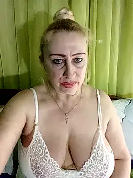 Esenia505 online show from April 4, 2026, 2:45 pm