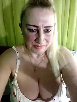 Esenia505 online show from April 14, 2026, 3:28 pm