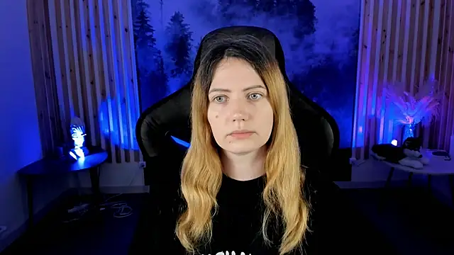 Snapshot of AleksaLaurent chatting on November 10, 2025, 5:34 am AleksaLaurent online show from November 10, 2025, 5:34 am