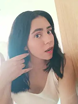 Sara-215 online show from May 21, 2026, 1:41 pm