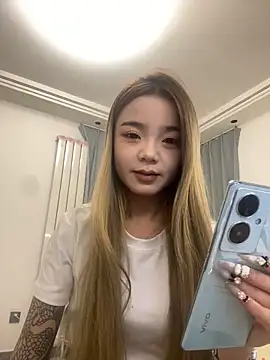 Snapshot of LX125216 chatting on October 28, 2025, 5:23 pm LX125216 online show from October 28, 2025, 5:23 pm