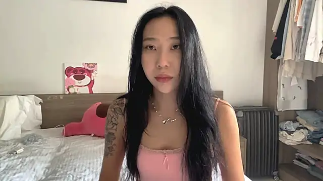 Snapshot of LizParadiz chatting on November 2, 2025, 6:29 am LizParadiz online show from November 2, 2025, 6:29 am