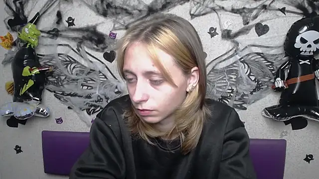 Snapshot of TracyLll chatting on October 29, 2025, 2:38 pm TracyLll online show from October 29, 2025, 2:38 pm