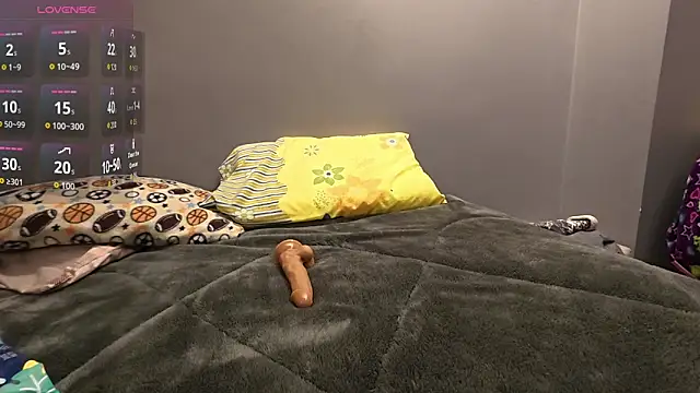 Snapshot of RoomHot404 chatting on March 1, 2026, 4:01 am RoomHot404 online show from March 1, 2026, 4:01 am