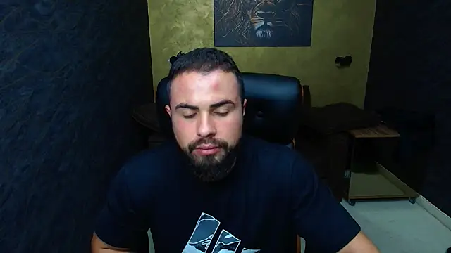 Snapshot of HayesWood chatting on November 3, 2025, 5:34 am HayesWood online show from November 3, 2025, 5:34 am