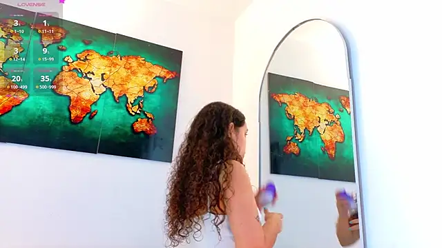 R3d Moonss   online show from February 27, 2026, 6:19 pm