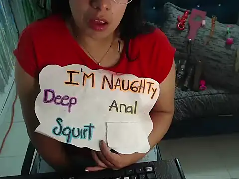 Snapshot of Alanafire chatting on November 4, 2025, 1:26 pm Alanafire online show from November 4, 2025, 1:26 pm